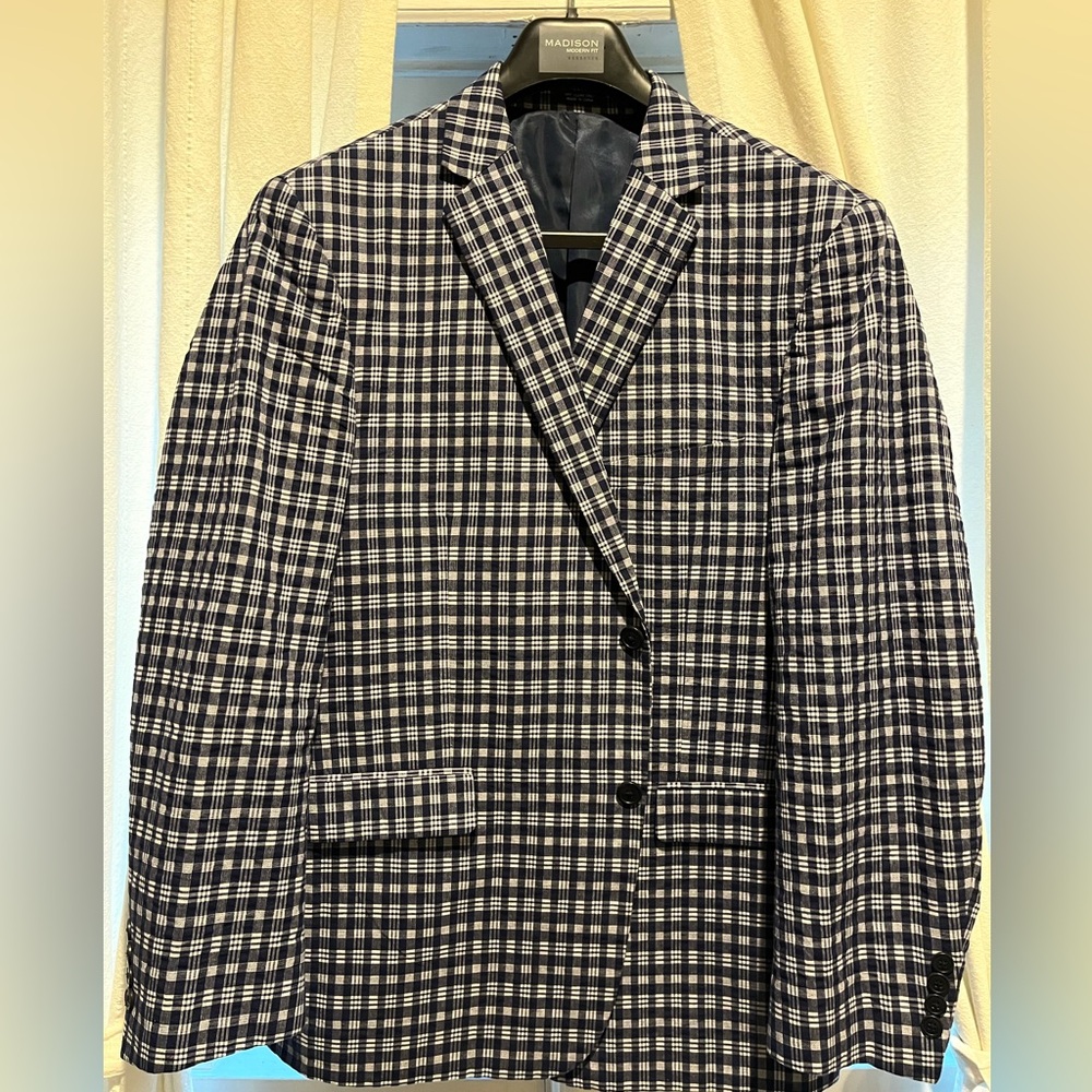 Men’s Saddlebred Navy Plaid Sport Coat. 44R.